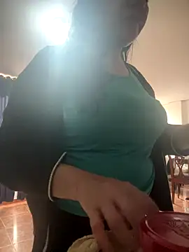 Freya Artemisa online show from 10-28-25, 05:48