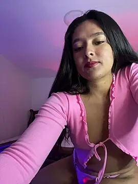 Snapshot of cristina1800 chatting on 06-07-26, 04:27 cristina1800 online show from 06-07-26, 04:27