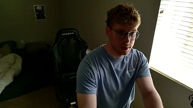 BlueEyedTallGuy94 online show from 07-06-26, 09:39