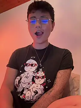 Ashley Chriss online show from 01-10-25, 05:58