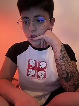 Ashley Chriss online show from 01-25-25, 06:23