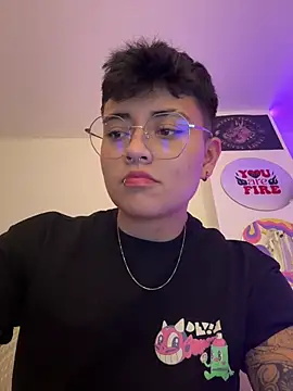 Ashley Chriss online show from 02-07-25, 01:36