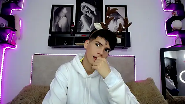 Tayson Rivers online show from 12-14-24, 11:34