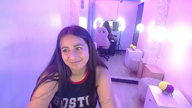 ailyn miranda online show from 02-08-25, 03:19