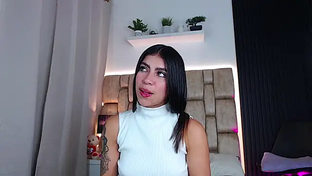 little sophie18 online show from 02-06-25, 11:15