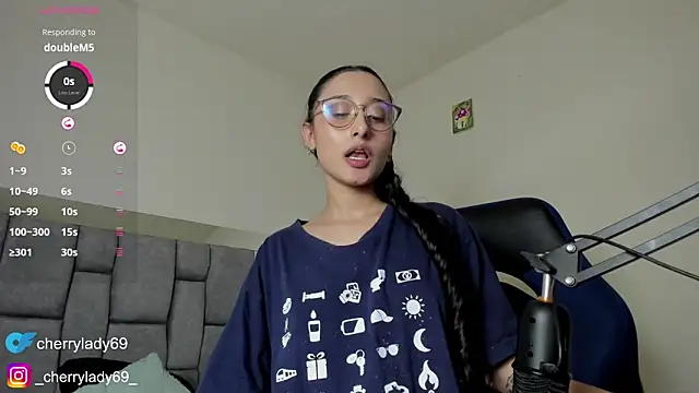 Snapshot of ladyAn_ chatting on 12-25-24, 11:20 ladyAn online show from 12-25-24, 11:20