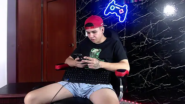 Snapshot of maty_hardx chatting on 12-07-24, 06:48 maty hardx online show from 12-07-24, 06:48