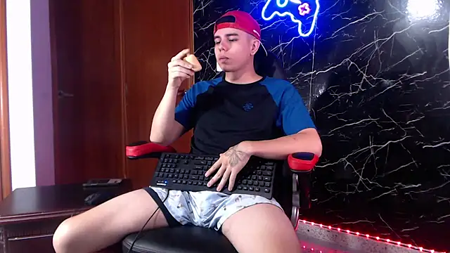 Snapshot of maty_hardx chatting on 01-02-25, 01:40 maty hardx online show from 01-02-25, 01:40