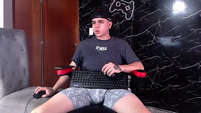 Snapshot of maty_hardx chatting on 03-14-25, 02:19 maty hardx online show from 03-14-25, 02:19