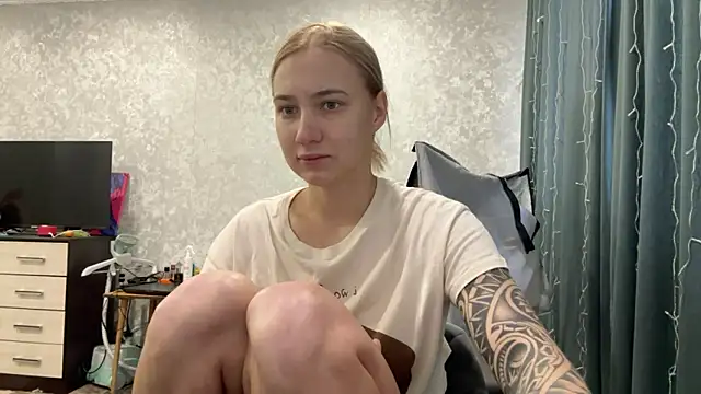 AnneBall online show from 12-27-24, 08:24