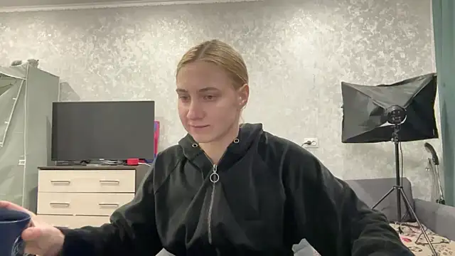 AnneBall online show from 01-23-25, 04:04