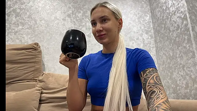 AnneBall online show from 10-17-25, 12:52