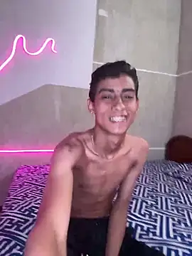 Mauuu18 online show from 02-15-25, 03:52