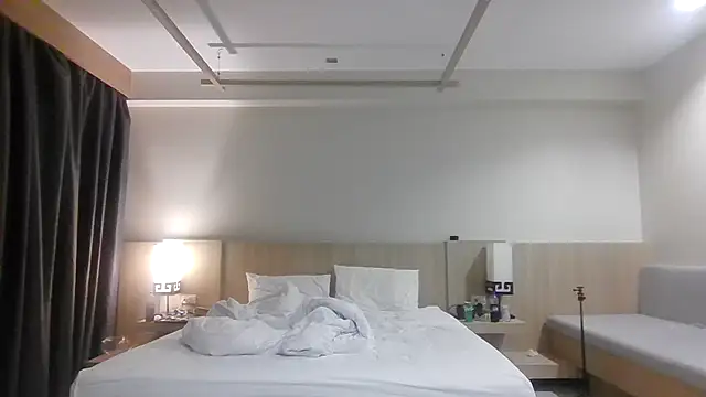 Snapshot of SweetSexySub chatting on 09-15-25, 01:33 SweetSexySub online show from 09-15-25, 01:33