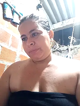 Snapshot of 06_aimar chatting on 11-12-25, 12:33 06 aimar online show from 11-12-25, 12:33