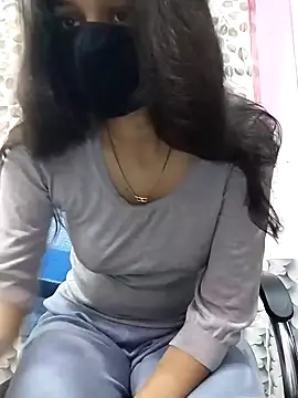 Snapshot of Kashish_18 chatting on 01-11-25, 06:03 Kashish 18 online show from 01-11-25, 06:03