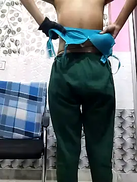 Snapshot of Kashish_18 chatting on 01-14-25, 09:45 Kashish 18 online show from 01-14-25, 09:45