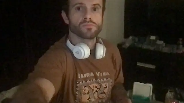 Snapshot of SpunCandy chatting on 09-15-25, 01:38 SpunCandy online show from 09-15-25, 01:38