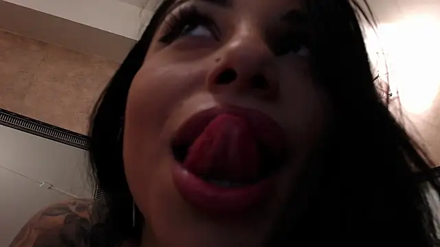 MissJuliax online show from 01-03-25, 09:58