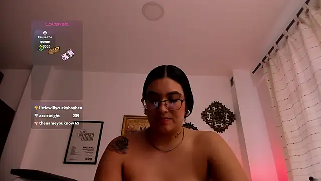 Snapshot of VeronicaGilss chatting on 06-20-26, 05:38 VeronicaGilss online show from 06-20-26, 05:38