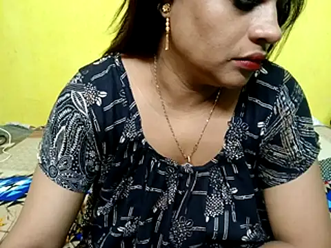 Snapshot of Sexyranibhabhi chatting on 10-28-25, 02:15 Sexyranibhabhi online show from 10-28-25, 02:15