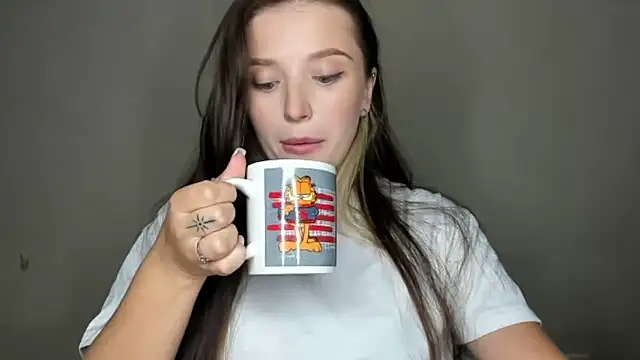 Snapshot of EvaaMillerr99 chatting on 09-27-25, 11:59 EvaaMillerr99 online show from 09-27-25, 11:59