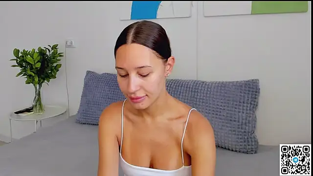 Snapshot of SelenaRousey chatting on 06-22-26, 07:49 SelenaRousey online show from 06-22-26, 07:49