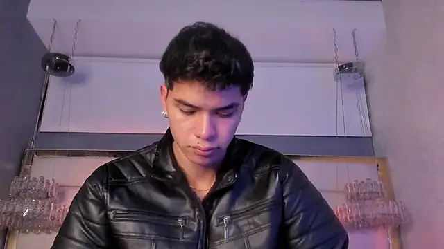 Snapshot of AndyPalmer_ chatting on 01-17-25, 05:51 AndyPalmer online show from 01-17-25, 05:51