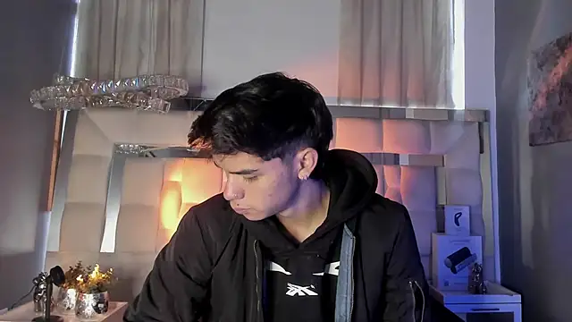 Snapshot of AndyPalmer_ chatting on 02-19-25, 01:17 AndyPalmer online show from 02-19-25, 01:17
