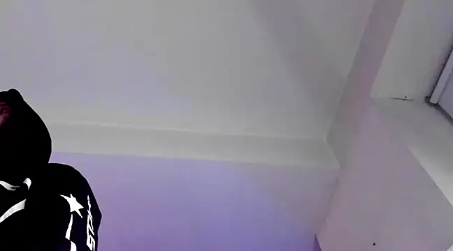 Snapshot of AndyPalmer_ chatting on 03-06-25, 05:33 AndyPalmer online show from 03-06-25, 05:33