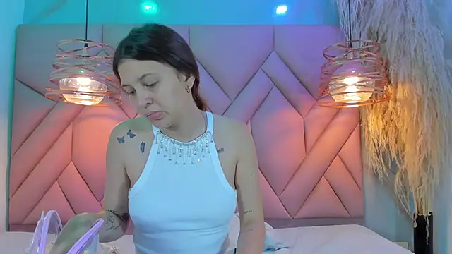 AngelaaCute  online show from 01-12-25, 11:50