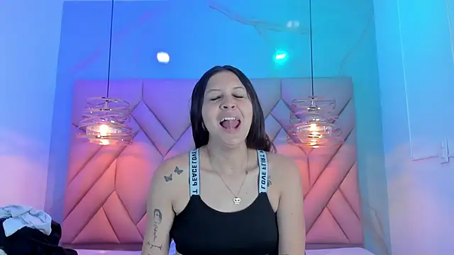 AngelaaCute  online show from 06-25-26, 11:59