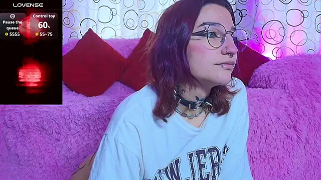 SukiFuyu  online show from 12-01-25, 09:20