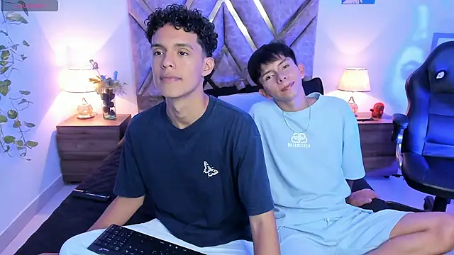 Snapshot of nickolas_moon chatting on 09-28-25, 06:13 nickolas moon online show from 09-28-25, 06:13