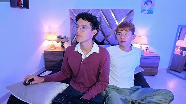 Snapshot of nickolas_moon chatting on 11-07-25, 01:27 nickolas moon online show from 11-07-25, 01:27