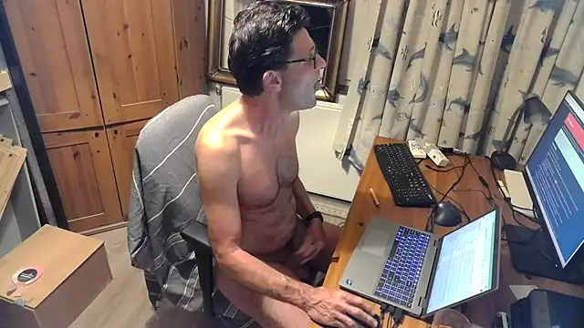 Snapshot of RolfS chatting on 07-15-26, 10:15 RolfS online show from 07-15-26, 10:15
