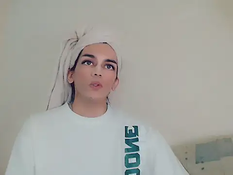 Snapshot of kimkardasha98 chatting on 02-25-26, 12:09 kimkardasha98 online show from 02-25-26, 12:09