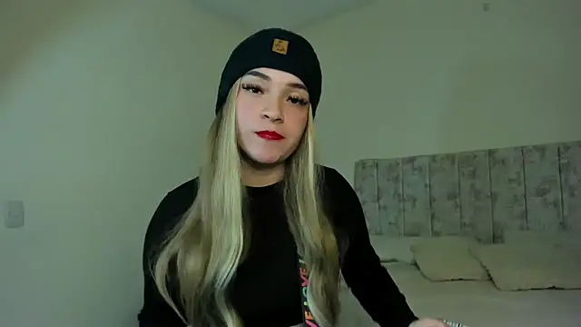 Snapshot of _Paulina_1 chatting on 01-31-25, 02:04 Paulina 1 online show from 01-31-25, 02:04