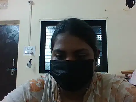Snapshot of Hotmilfxox chatting on 05-26-26, 10:11 Hotmilfxox online show from 05-26-26, 10:11