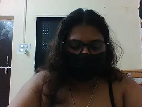 Snapshot of Hotmilfxox chatting on 05-28-26, 05:43 Hotmilfxox online show from 05-28-26, 05:43