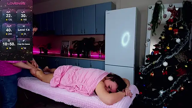 Snapshot of candy_queeen chatting on 01-06-25, 08:35 candy queeen online show from 01-06-25, 08:35