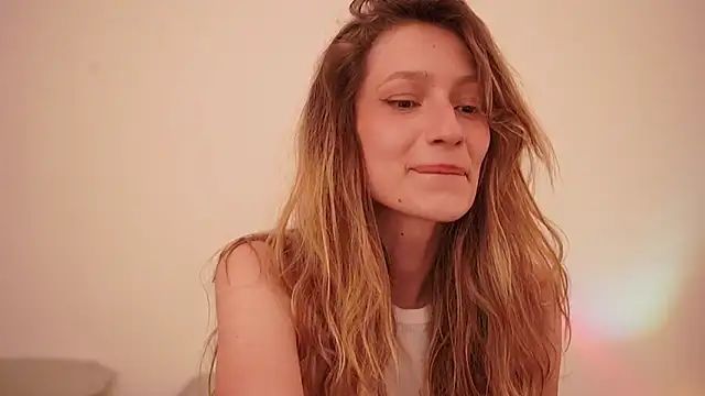 Snapshot of Stephany_talks chatting on 09-16-25, 02:34 Stephany talks online show from 09-16-25, 02:34