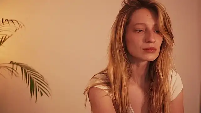 Snapshot of Stephany_talks chatting on 03-17-26, 02:05 Stephany talks online show from 03-17-26, 02:05