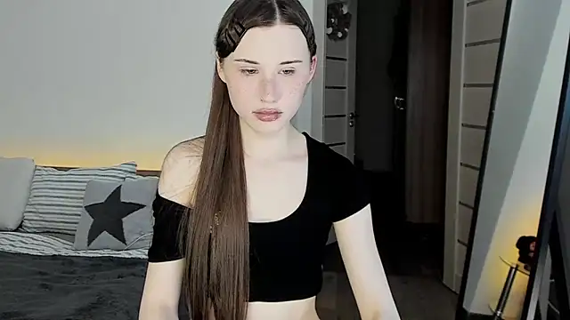 Snapshot of Stella_Sunny chatting on 06-18-26, 12:55 Stella Sunny online show from 06-18-26, 12:55