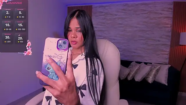 anniie smith online show from 12-23-25, 03:15