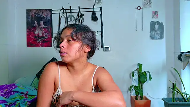 Snapshot of clydexxxbunny chatting on 06-20-26, 07:49 clydexxxbunny online show from 06-20-26, 07:49