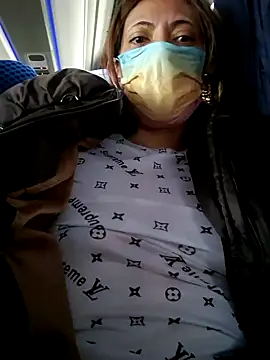 Lunababymylove online show from 12-21-24, 08:10