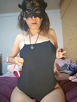 Lunababymylove online show from 09-28-25, 01:22