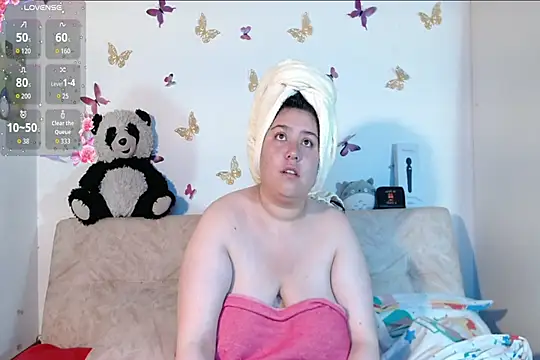 Snapshot of LennaTurnerr chatting on 02-11-26, 12:43 LennaTurnerr online show from 02-11-26, 12:43