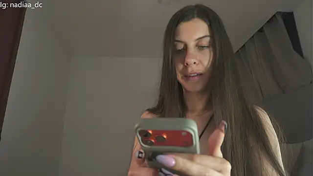 Snapshot of Nadiaa_ chatting on 06-14-26, 02:24 Nadiaa online show from 06-14-26, 02:24